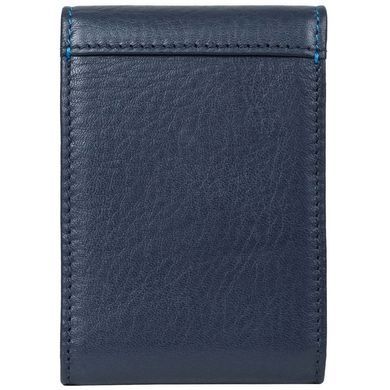 Credit holder Tony Perotti from the collection New Contatto.