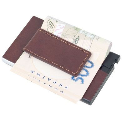 Credit holder Tony Perotti from the collection Nevada.